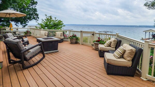 Minutes from Keuka Lake's top wineries and tasting rooms