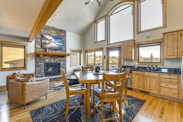 Estes Park Vacation Rental | 3BR | 3BA | 1,470 Sq Ft | Stairs Required to Access