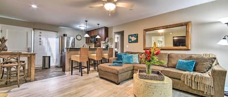 Lahaina Vacation Rental | 2BR | 2BA | 848 Sq Ft | 1 Step Required to Enter