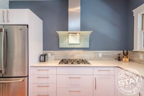 Luxurious and Modern Appointments in the Kitchen