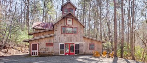 '7 Timbers' Vacation Rental Cabin | 3BR | 2BA | Steps to Access