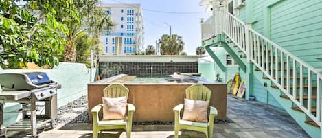 Clearwater Beach Vacation Rental | 1BR | 1BA | Stairs Required | 700 Sq Ft