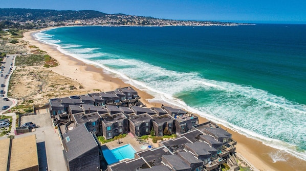 Welcome to "Sanctuary in the Dunes"! Miles of Sandy Beach