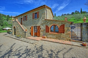 Building Exterior, Outdoor