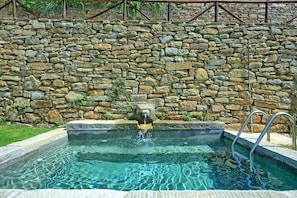 Building Exterior, Outdoor, Pool