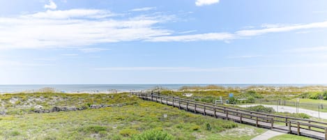 Island South 7 | Balcony View