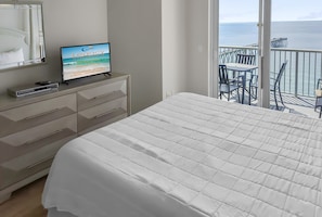 Summerwind 1202c Master Bedroom - King Bed