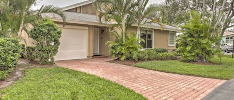 Jensen Beach Vacation Rental | 2BR | 2BA | 1,502 Sq Ft | 1 Step to Enter