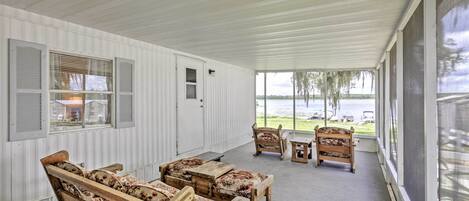 Silver Springs Vacation Rental | 2BR | 1BA | 624 Sq Ft | 1 Step to Access