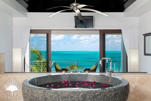 Sea Edge's master bedroom with granite soaking tub. 