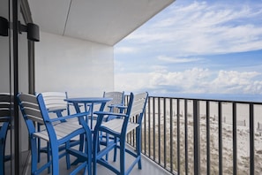 Private Balcony - A great balcony overlooking the Gulf of Mexico is featured and offers seating for extra enjoyment. This is a great space for enjoying your morning coffee or your evening cocktails.