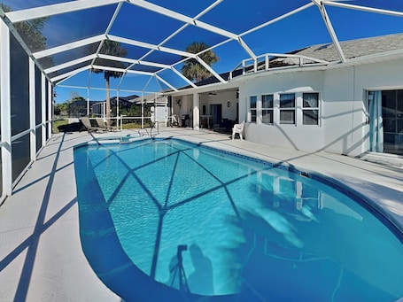 Private Pool on the Waterfront