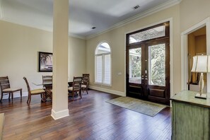 Entrance/Dining Area