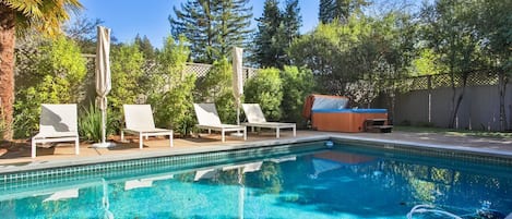 Pool, Hot Tub, Sauna and so much more! - Close to Guerneville