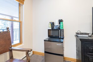Mini Fridge/Coffee