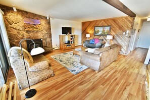 Living Area with Flatscreen, Gas Fireplace - Living Area with Flatscreen, Gas Fireplace