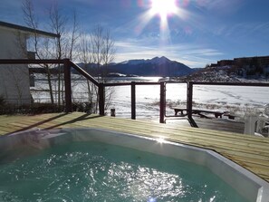 Hot Tub Views Lake and Mountains - Hot Tub Views Lake and Mountains