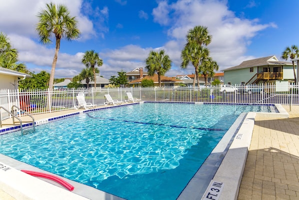 Swim in the open ocean or dip into the resort pool - At Bluefish 16 in Surf Crest Village, you have tons of options!