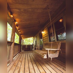 Oakridge Porch Swing