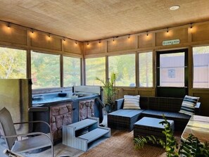 Rockhouse Screened Porch