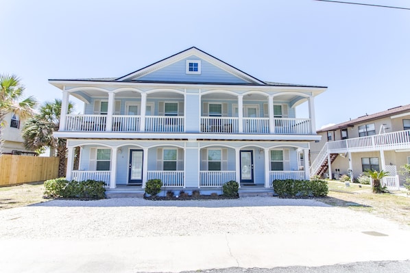 Welcome to Avery's Ocean Breeze! - Your perfect family vacation is waiting for you in St. Augustine Beach, Florida! Book today!