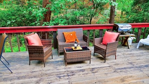 Hang on the deck which has outdoor seating,BBQ and spa - Hang on the deck which has outdoor seating,BBQ and spa