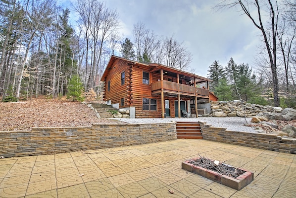 North Conway Vacation Rental | 3BR | 1.5BA | 1,500 Sq Ft | Stairs Required