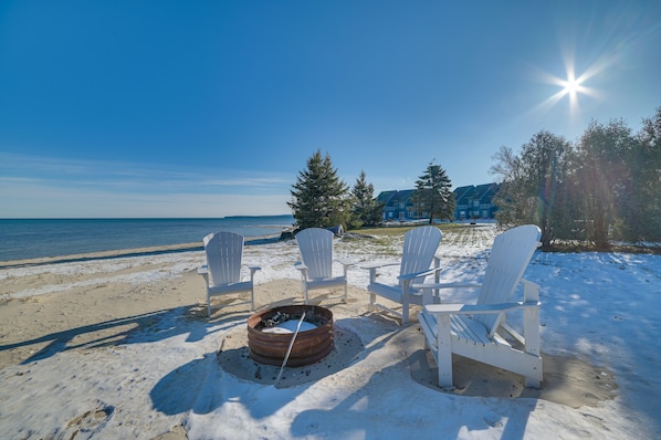 St. Ignace Vacation Rental | 3BR | 1.5BA | 1,200 Sq Ft | Steps Required