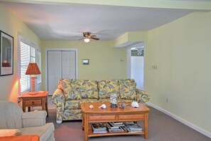Living Room | Sleeper Sofa