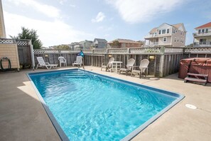 Pool & Hot Tub