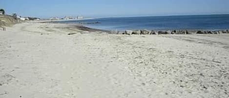 Atlantic Avenue Beach, warmer water and gentle waves on this sandy beach - Harwich Port Cape Cod New England Vacation Rentals