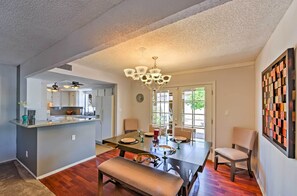 Dining Area | Dishware & Flatware Provided
