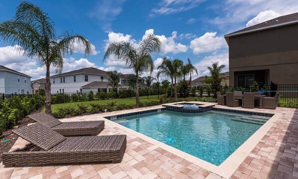 [amenities:private-pool:3] Private Pool