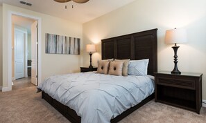 [amenities:master-bedroom:2] Master Bedroom