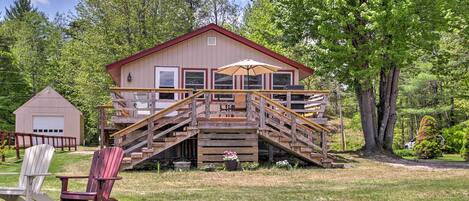 Wakefield Vacation Rental | 3BR | 1BA | 1,000 Sq Ft | 1 Story | Stairs Required