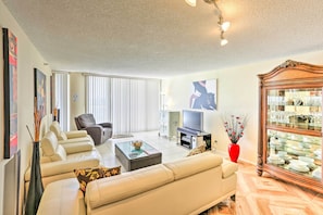 Living Room | Smart TV | Balcony Access
