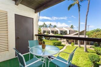 Hale Kamaole 207 Second floor condo, easy access to best beach on Maui!