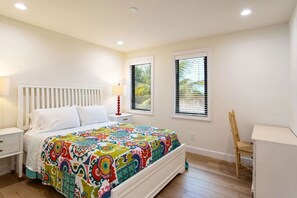Queen Bedroom Upstairs; Close to Family Room