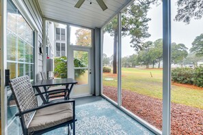 Screened Patio | Seating