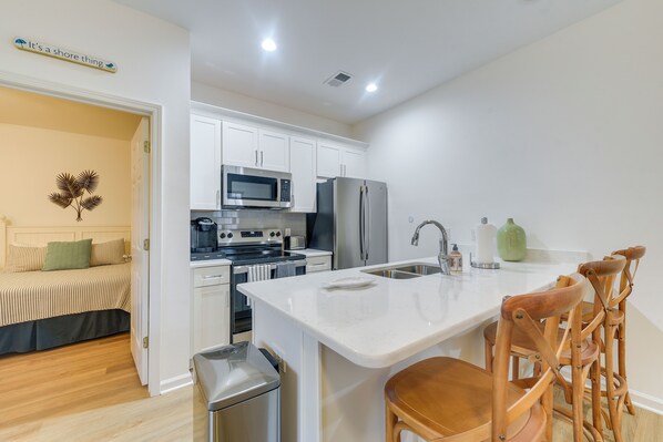 Sunset Beach Vacation Rental House | 2BR | 2BA | Step-Free Access | 800 Sq Ft