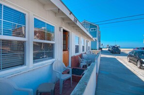 Patio and distance to beach