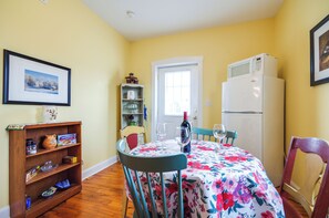 Dining Space | Dishware/Flatware