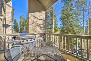 Private Deck | Gas Grill