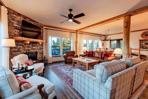 Great Room | 1st Floor | Free WiFi | Gas Fireplace | Roku TV