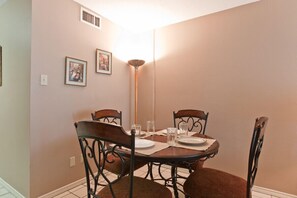 We couldn't help but include a little dining corner in our living space. There's nothing like sitting down to a homecooked meal with your family on vacation.