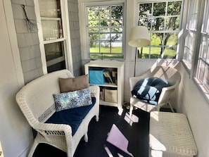 Enclosed porch - Enclosed porch