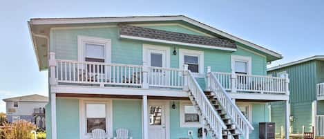 Holden Beach Vacation Rental | 7BR | 4BA | 2,304 Sq Ft | Stairs Required