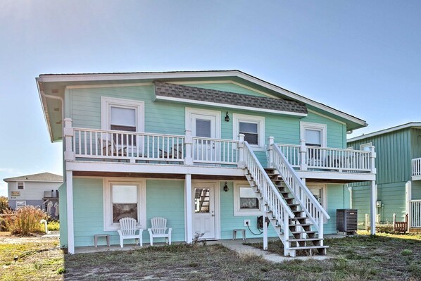 Holden Beach Vacation Rental | 7BR | 4BA | 2,304 Sq Ft | Stairs Required