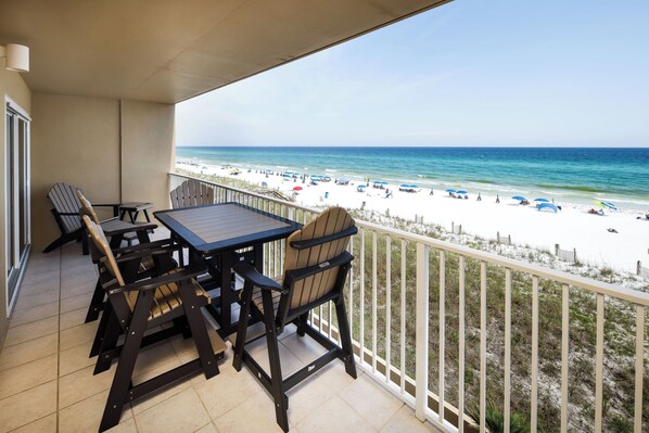 Balcony - No long walks, no obstructions, AMAZING VIEWS!