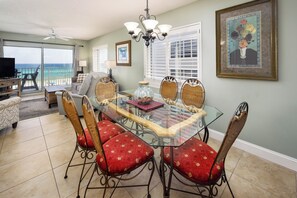 Dining Area - Have a meal while enjoying a view!
